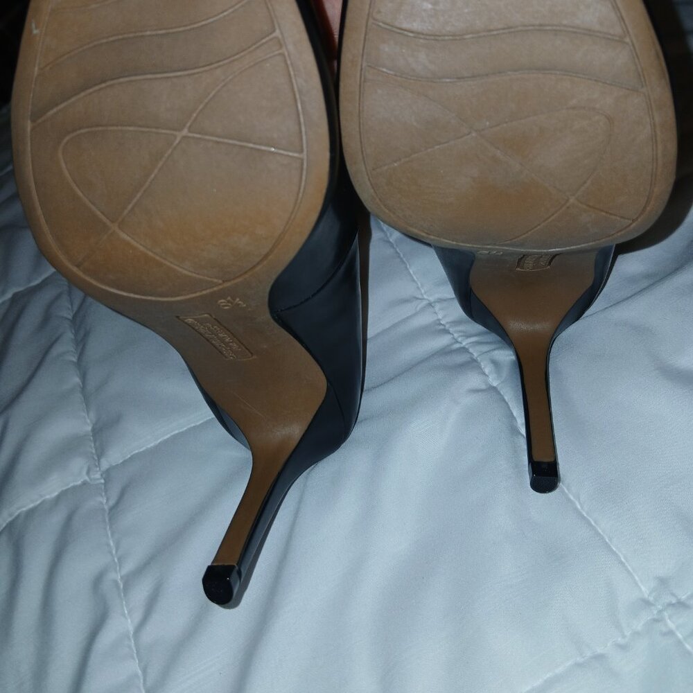 Shoes - Picture 5 of 5